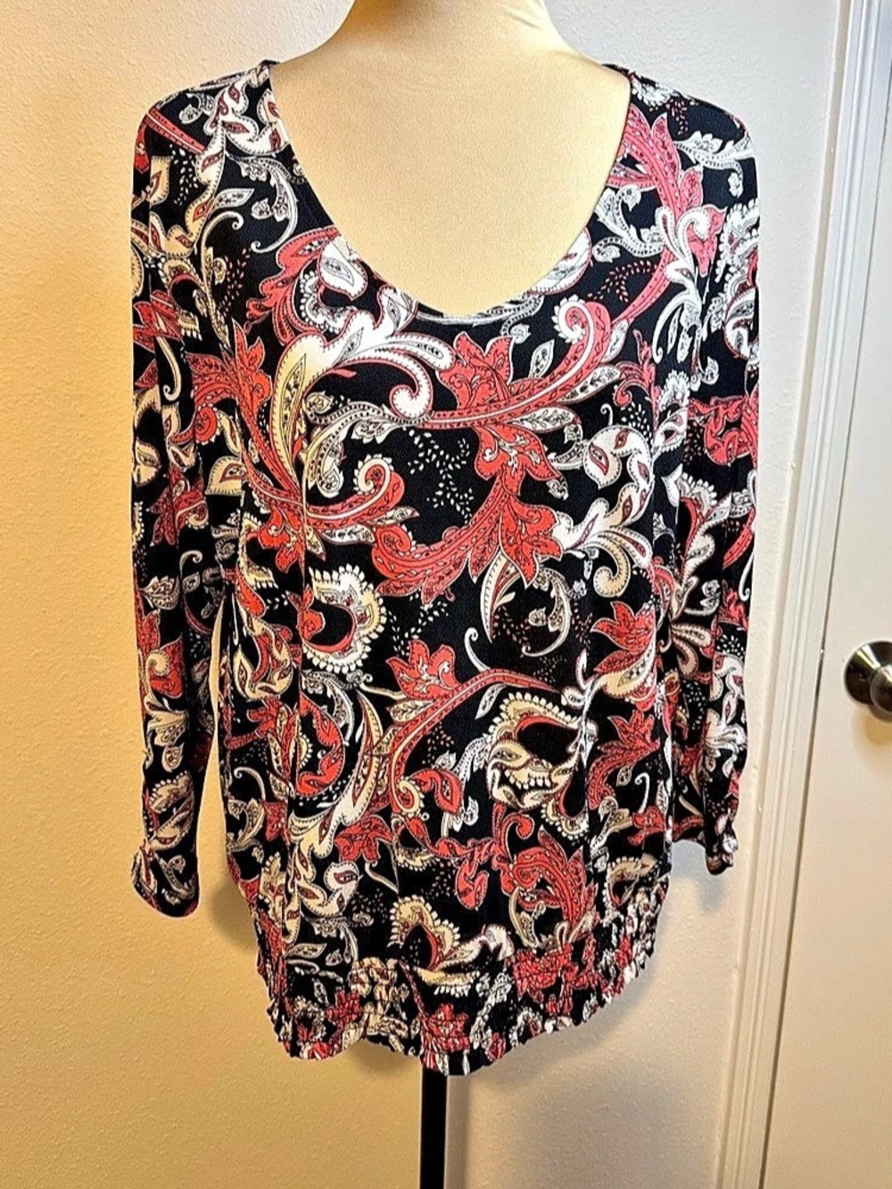 JM Collection Opp Attract Paisley Tunic in Black & Red Large NWT
